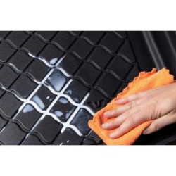 Mercedes C W204 2007 → 2014 Sedanas (nulenkiamos į priekį gal. sėdynės, su kaire niša) Bagažinės kilimėlis Aristar